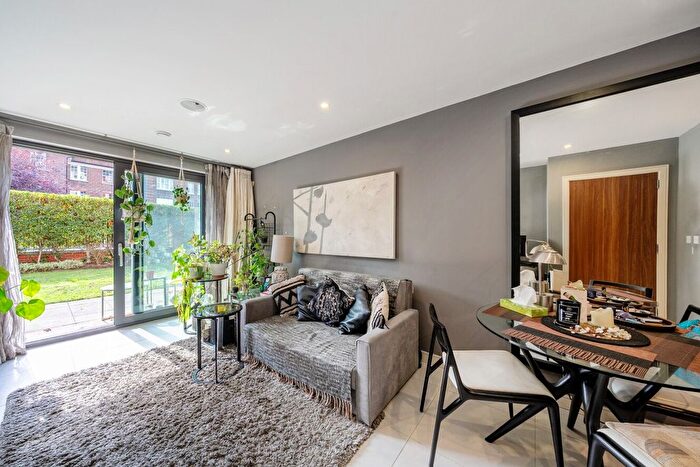 1 Bedroom Flat For Sale In Putney Hill, London, SW15