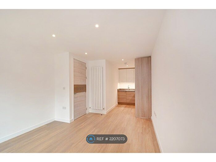 1 Bedroom Flat To Rent In Whiting Way, London, SE16