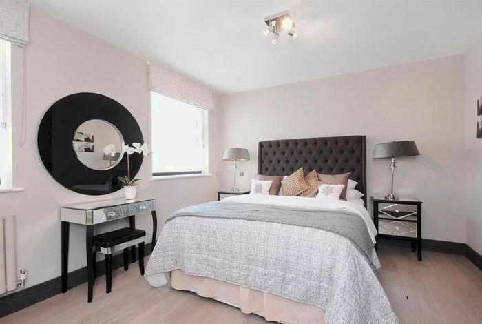 3 Bedroom Flat To Rent In St John's Wood, London, NW8