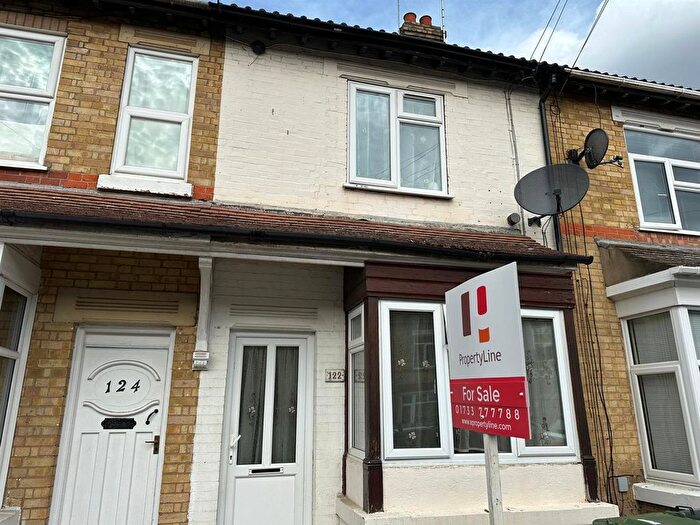3 Bedroom Semi Detached House For Sale In Belsize Avenue, Peterborough, PE2