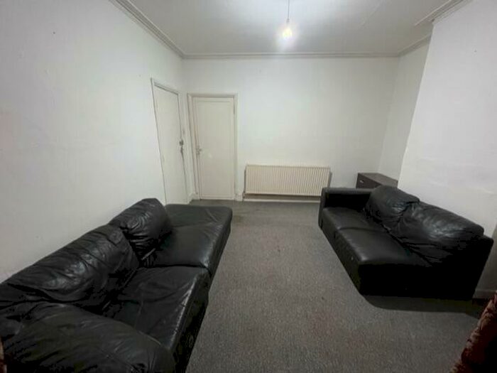 1 Bedroom Flat To Rent In Derby Road, Southampton, SO14