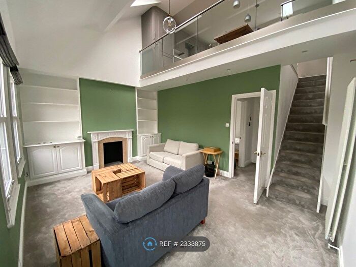 2 Bedroom Flat To Rent In Battersea, London, SW11