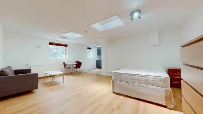 Studio To Rent In Kilburn High Road, NW6