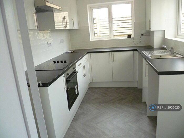 4 Bedroom Terraced House To Rent In Victoria Road, Bournemouth, BH1