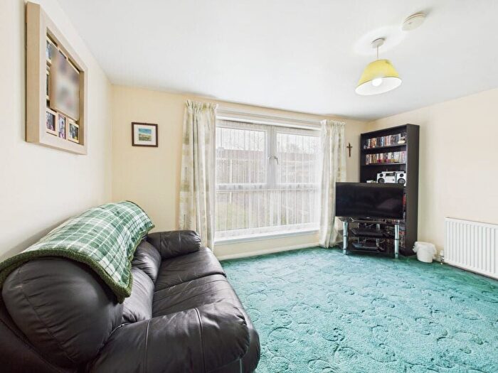 2 Bedroom Terraced House For Sale In Kenilworth Rise, Dedridge, Livingston, EH54