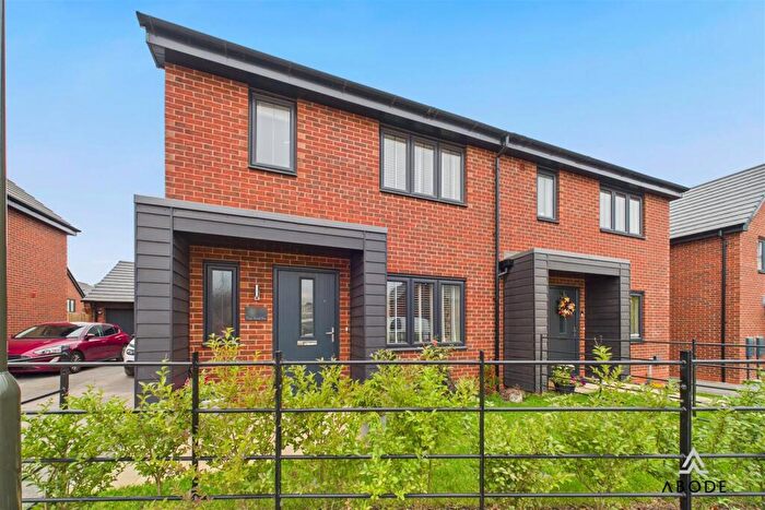 3 Bedroom Semi-Detached House For Sale In Vicar Wood Way, Derby, DE22
