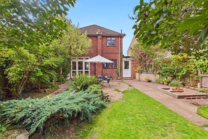 4 Bedroom Detached House For Sale In Banks Road, Biggleswade, Bedfordshire, SG18