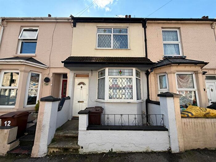 3 Bedroom Terraced House To Rent In Hamilton Road, Gillingham, ME7