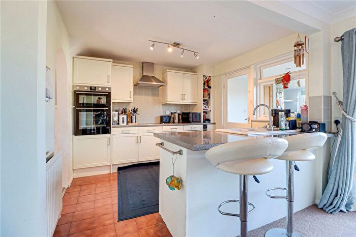 3 Bedroom Terraced House For Sale In The Chilterns, Kensworth, Dunstable, Bedfordshire, LU6