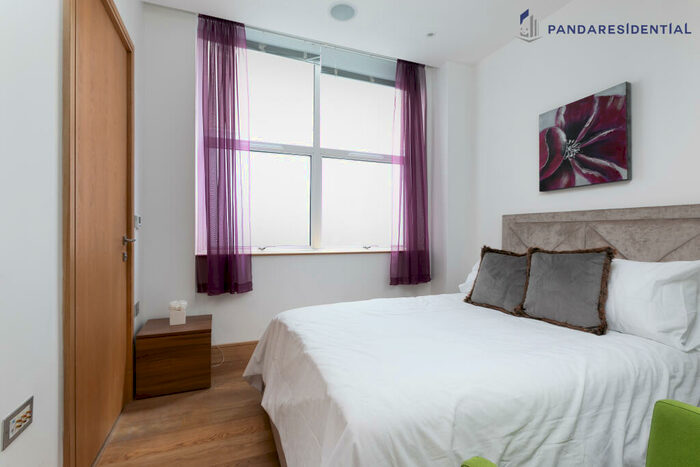 3 Bedroom Apartment To Rent In Red Lion Court, London, EC4A