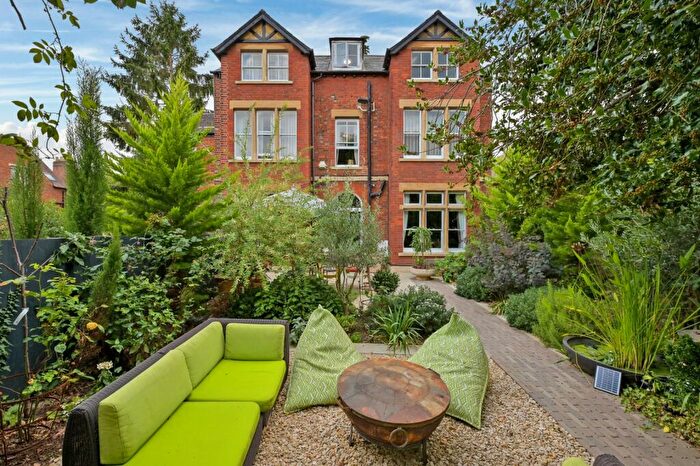 4 Bedroom Semi Detached House For Sale In Woodstock Road, Oxford, Oxfordshire, OX2