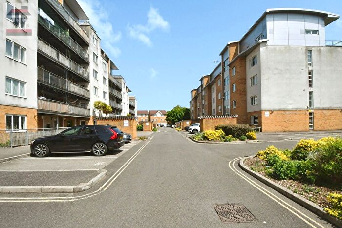 2 Bedroom Flat To Rent In Primrose Place, Isleworth, TW7