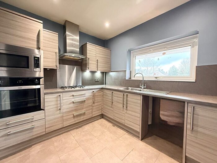 3 Bedroom Flat To Rent In Cumberland Place, Coatbridge, ML5