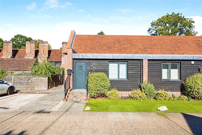 1 Bedroom Bungalow To Rent In Wyatts Close, Godalming, GU7