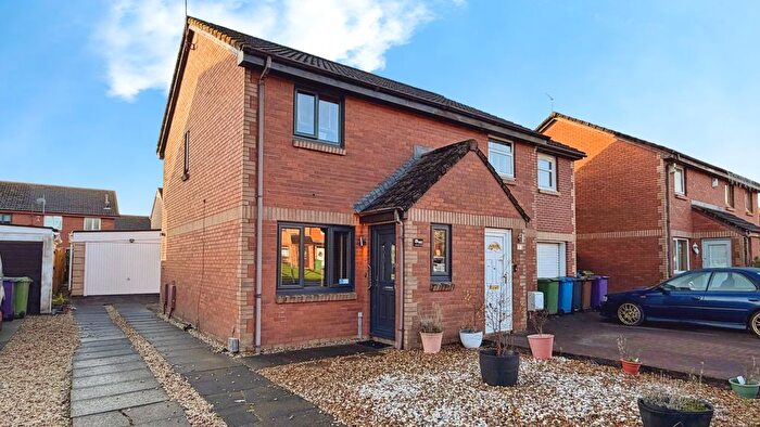 2 Bedroom Semi Detached House For Sale In Colwood Avenue, Glasgow, G53