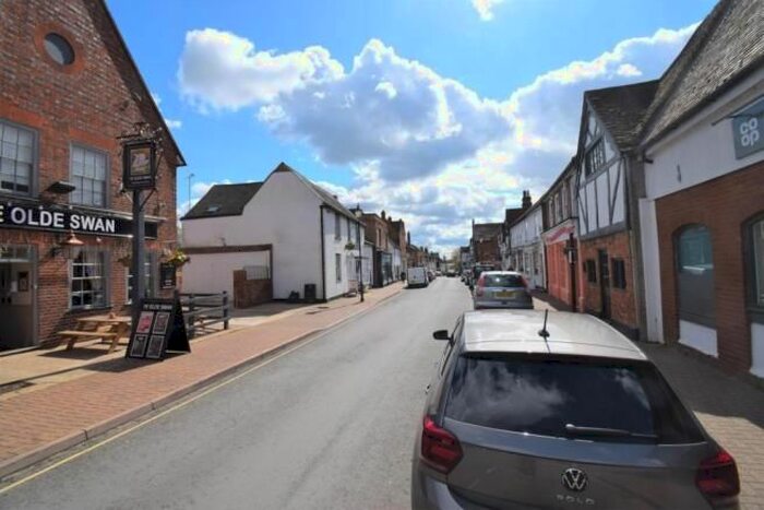 2 Bedroom Flat To Rent In High Street, Burnham, Slough, SL1