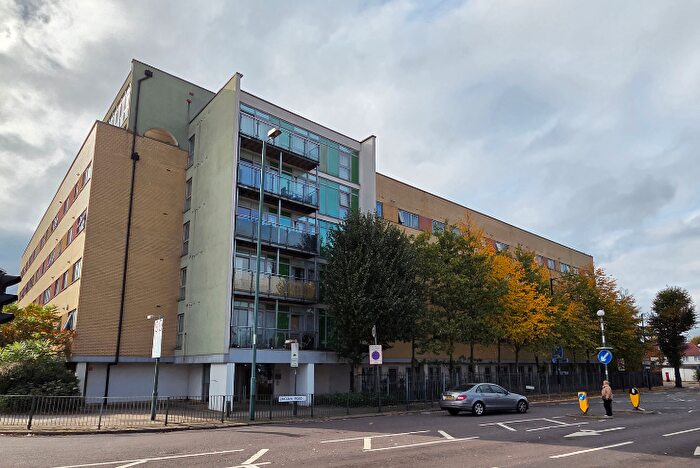 1 Bedroom Flat For Sale In Cosmopolitan Court, Main Avenue, Enfield, EN1