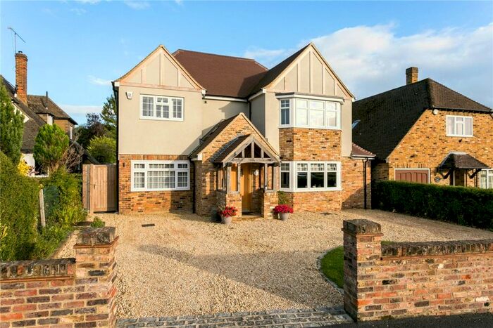 6 Bedroom Detached House To Rent In Mayflower Way, Farnham Common, Slough, SL2