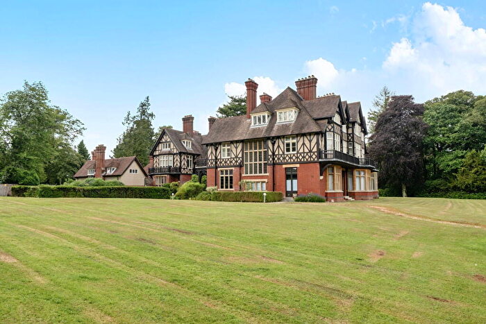 2 Bedroom Flat For Sale In Castle Malwood Lodge, Minstead, Lyndhurst, SO43