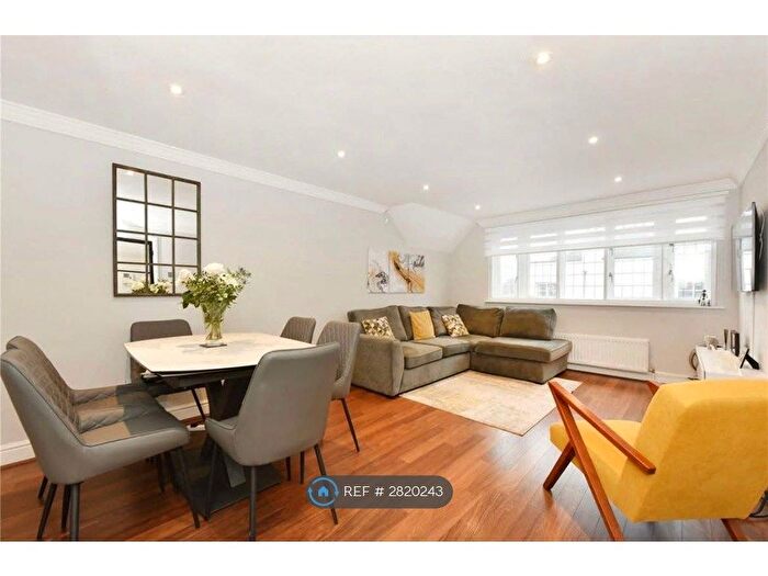 2 Bedroom Flat To Rent In Consort House, London, NW7