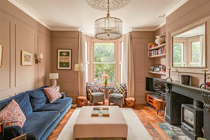 5 Bedroom Terraced House To Rent In Thornfield Road, Shepherds Bush, W12