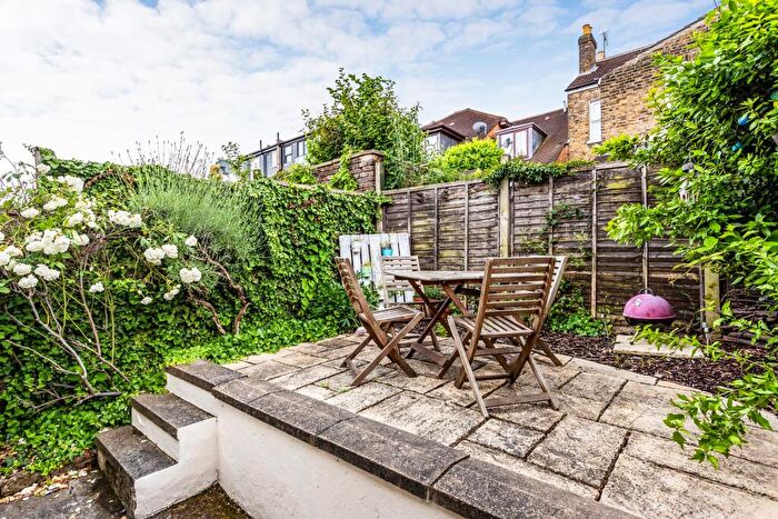 1 Bedroom Flat To Rent In Heber Road, SE22