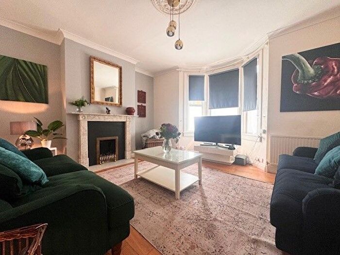 5 Bedroom Property To Rent In Victoria Road, Bath, BA2