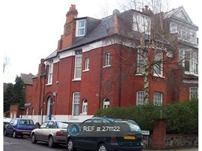 Studio To Rent In Muswell Road, London, N10