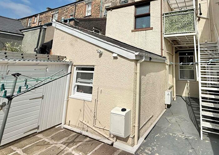 1 Bedroom Flat For Sale In Watling Street, Llanrwst, LL26