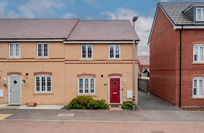 3 Bedroom End Terrace House To Rent In Dominica Grove, Newton Leys, Bletchley, Milton Keynes, MK3