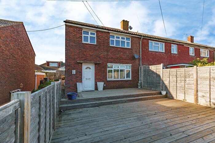 3 Bedroom End Of Terrace House For Sale In Whitelot Close, Southwick, Brighton, BN42