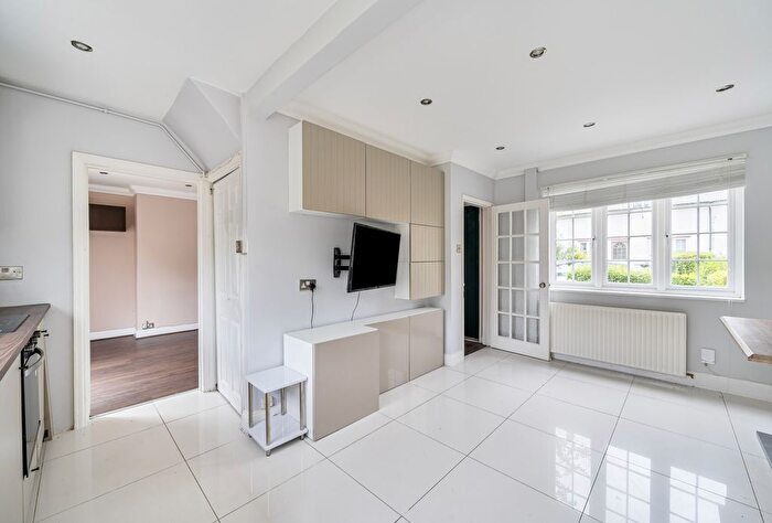 2 Bedroom Terraced House For Sale In Roe Lane, London, NW9