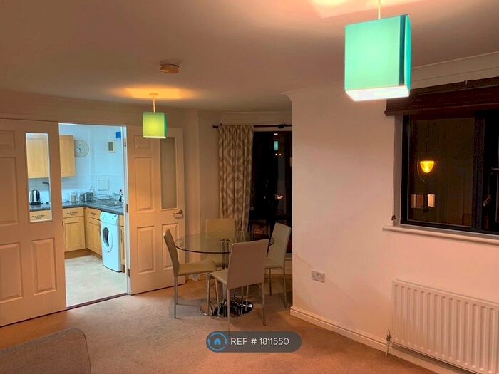 2 Bedroom Flat To Rent In Monteagle Way, Clapton, E5