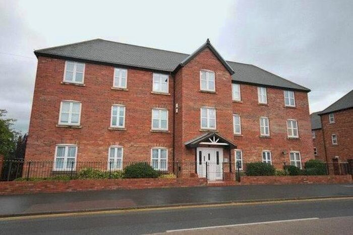 2 Bedroom Flat To Rent In Vestry Gardens, Gloucester, GL4