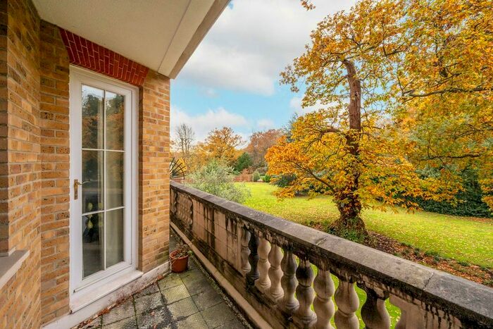 2 Bedroom Flat To Rent In Chapman Square, Wimbledon Common, London, SW19