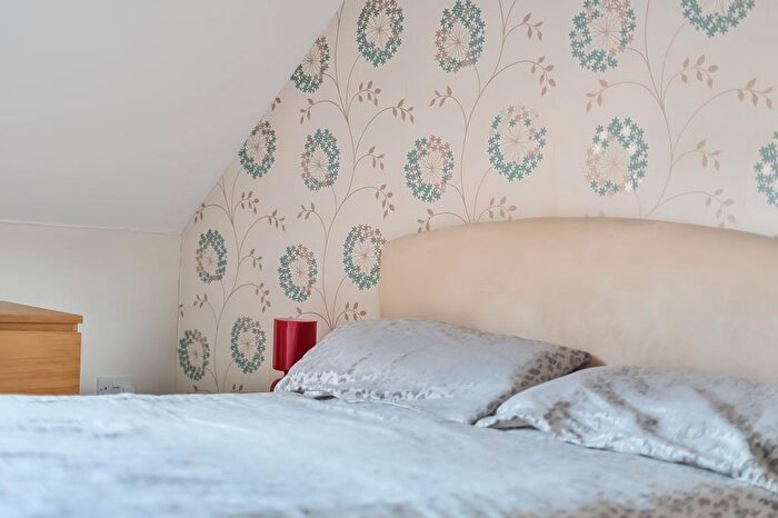 3 Bedroom Terraced House For Sale In Hermitage, Berkshire, RG18