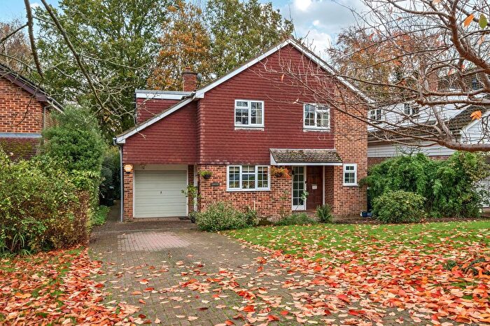 4 Bedroom Detached House For Sale In Lambourn Close, East Grinstead, RH19