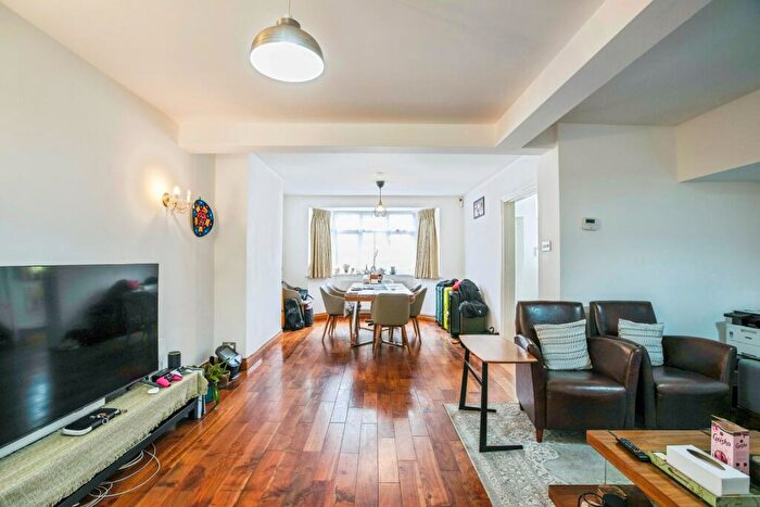 4 Bedroom Semi Detached House For Sale In Croham Valley Road, South Croydon, CR2