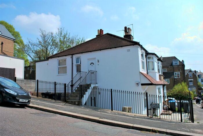 2 Bedroom Maisonette To Rent In Essex Grove Crystal Palace, SE19