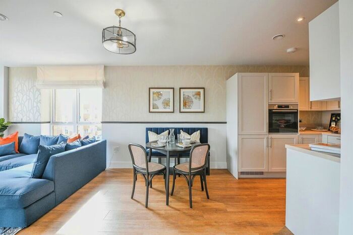 1 Bedroom Apartment For Sale In Park Rise, Sunrise Avenue, Hornchurch, RM12