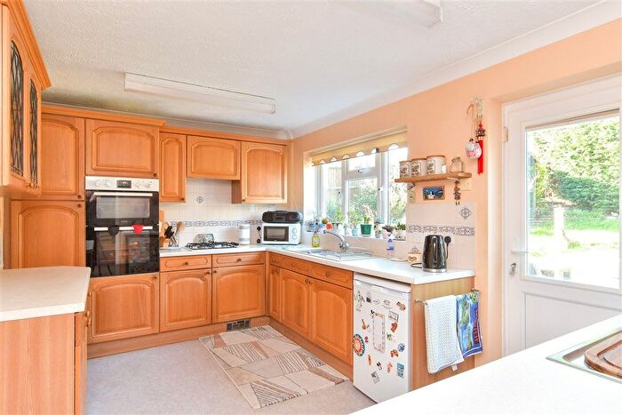 4 Bedroom Detached House For Sale In Anderson Close, Newhaven, East Sussex, BN9