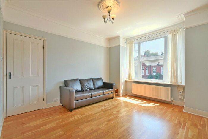 1 Bedroom Flat To Rent In Murray Road, Ealing, W5