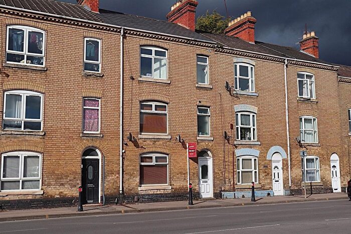 1 Bedroom Flat To Rent In Weedon Road, St James, Northampton, NN5