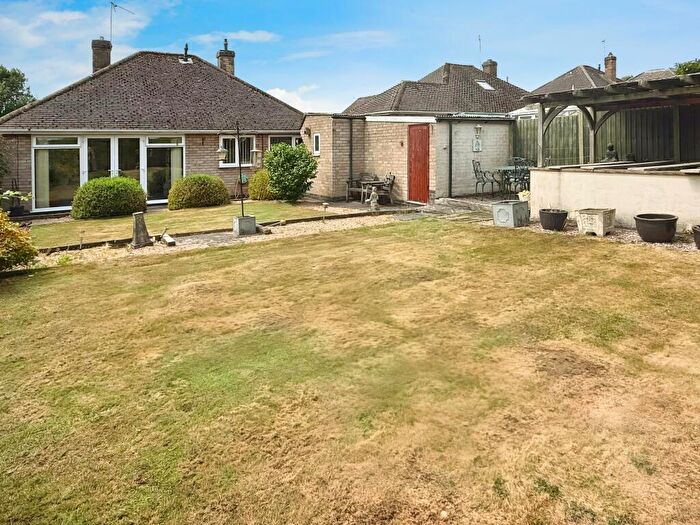 2 Bedroom Detached Bungalow For Sale In Wayside Drive, Oadby, LE2