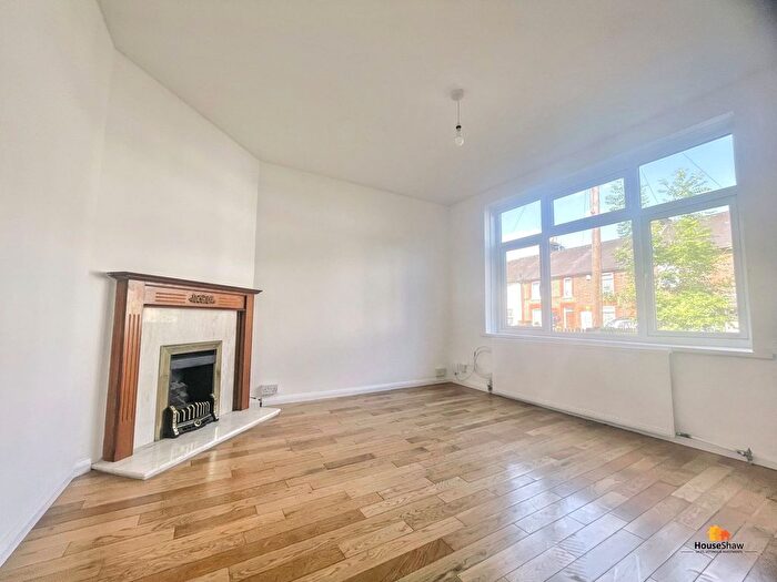 3 Bedroom Property To Rent In Bellingdon Road, Chesham, HP5