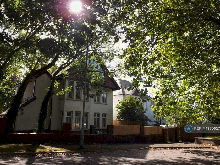 2 Bedroom Flat To Rent In Pen-Y-Lan Road, Cardiff, CF23