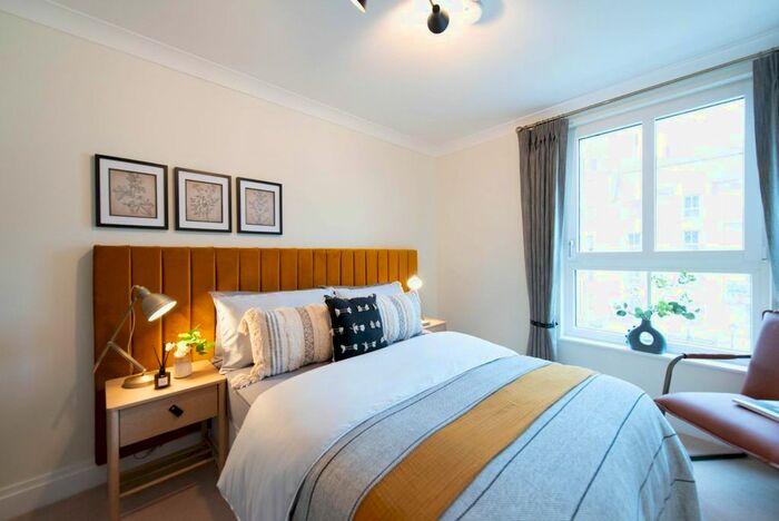 2 Bedroom Flat For Sale In Coopers Hill Lane, Englefield Green, Egham, TW20