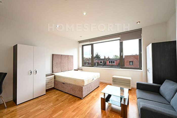 Studio For Sale In Peterborough Road, Harrow, HA1