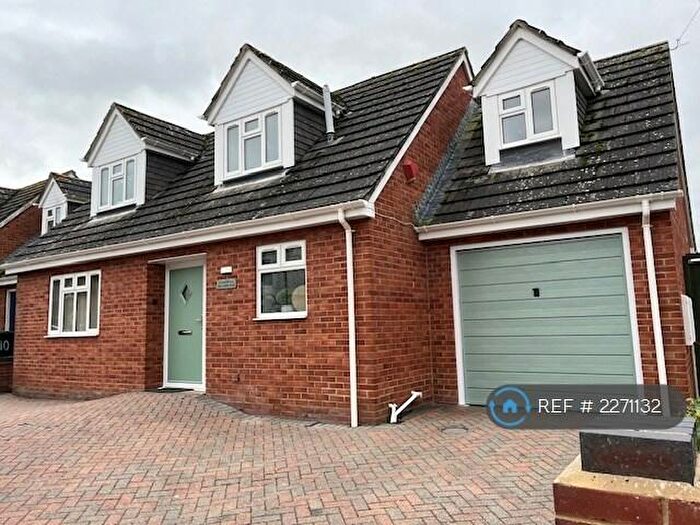 2 Bedroom Detached House To Rent In Gordon Road, Highcliffe, Christchurch, BH23