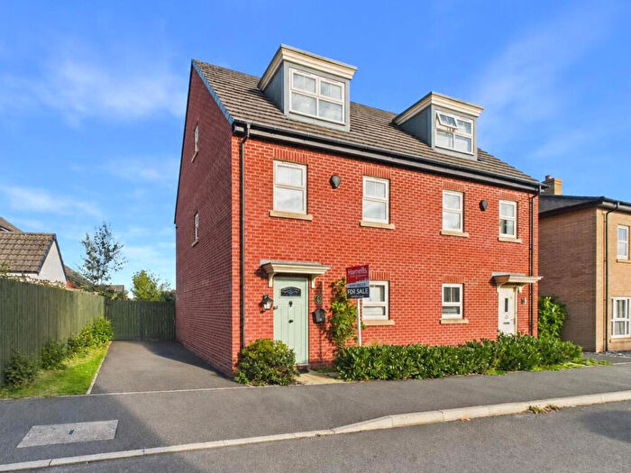 3 Bedroom Semi Detached House For Sale In Stockwell Drive, Mackworth, DE22